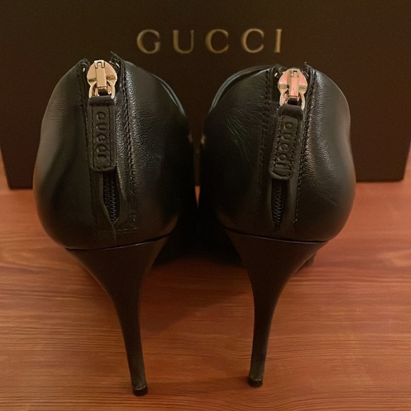 Gucci peeptoe ankle bootie with gold horsebit zip up - Picture 3 of 11